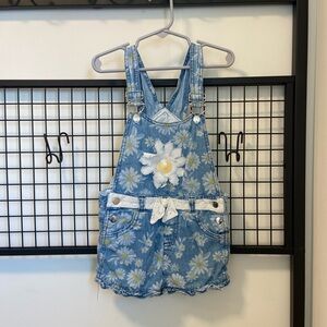 Girl’s floral printed denim overalls — size 6‎